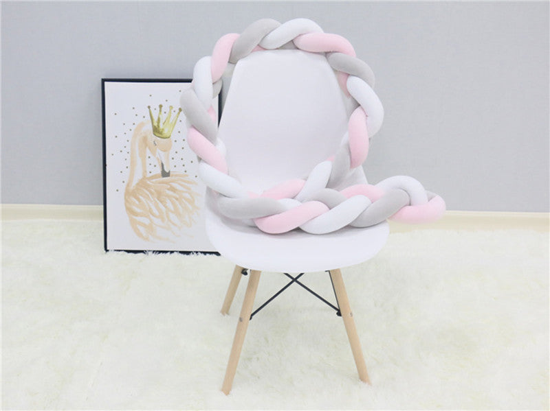 Soft Baby Crib Bumper with Braided Cotton Design