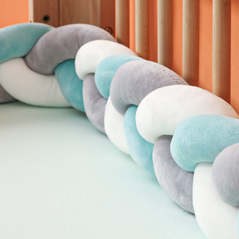 Soft Baby Crib Bumper with Braided Cotton Design
