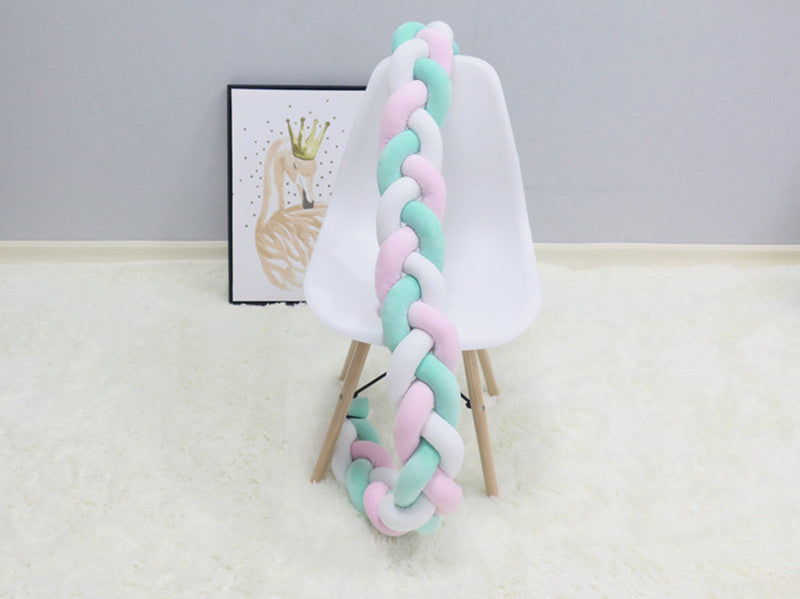 Soft Baby Crib Bumper with Braided Cotton Design