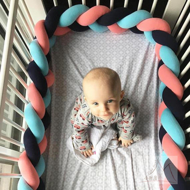 Soft Baby Crib Bumper with Braided Cotton Design