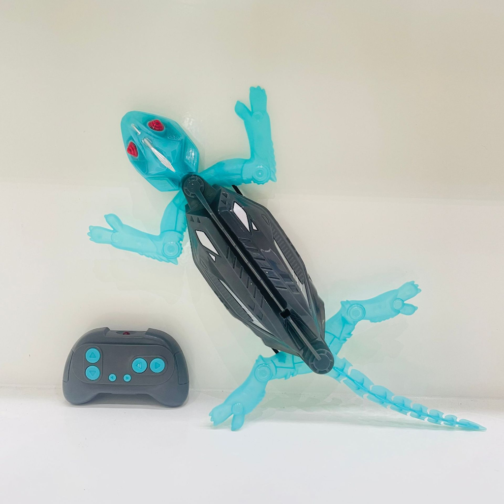 Remote Control Climbing Lizard – LED Eyes for Kids Indoor Play